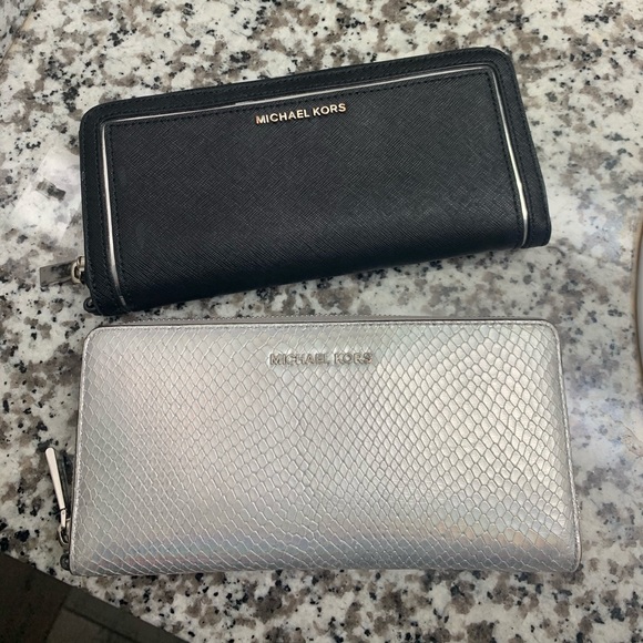 Michael Kors Handbags - Michael kors authentic wallets